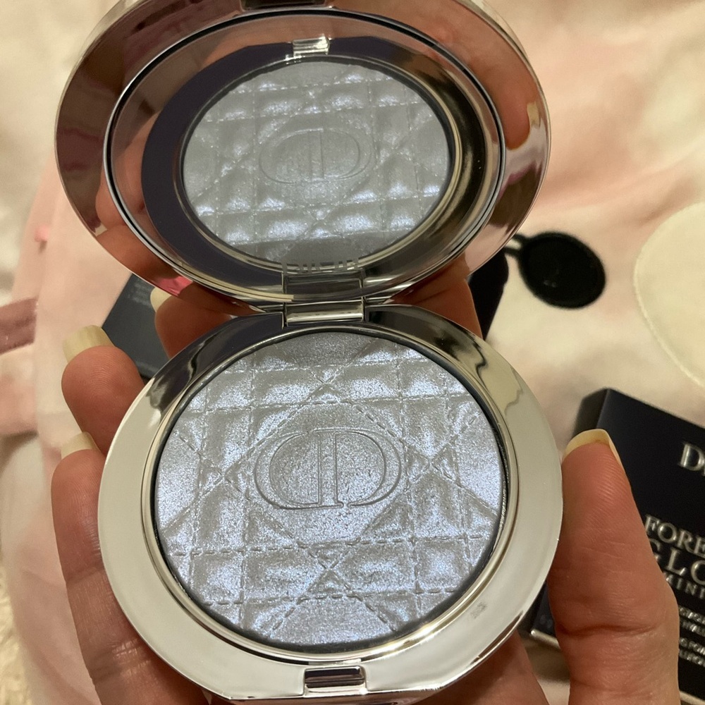 Dior luminizer highlighter 05 blue strobe